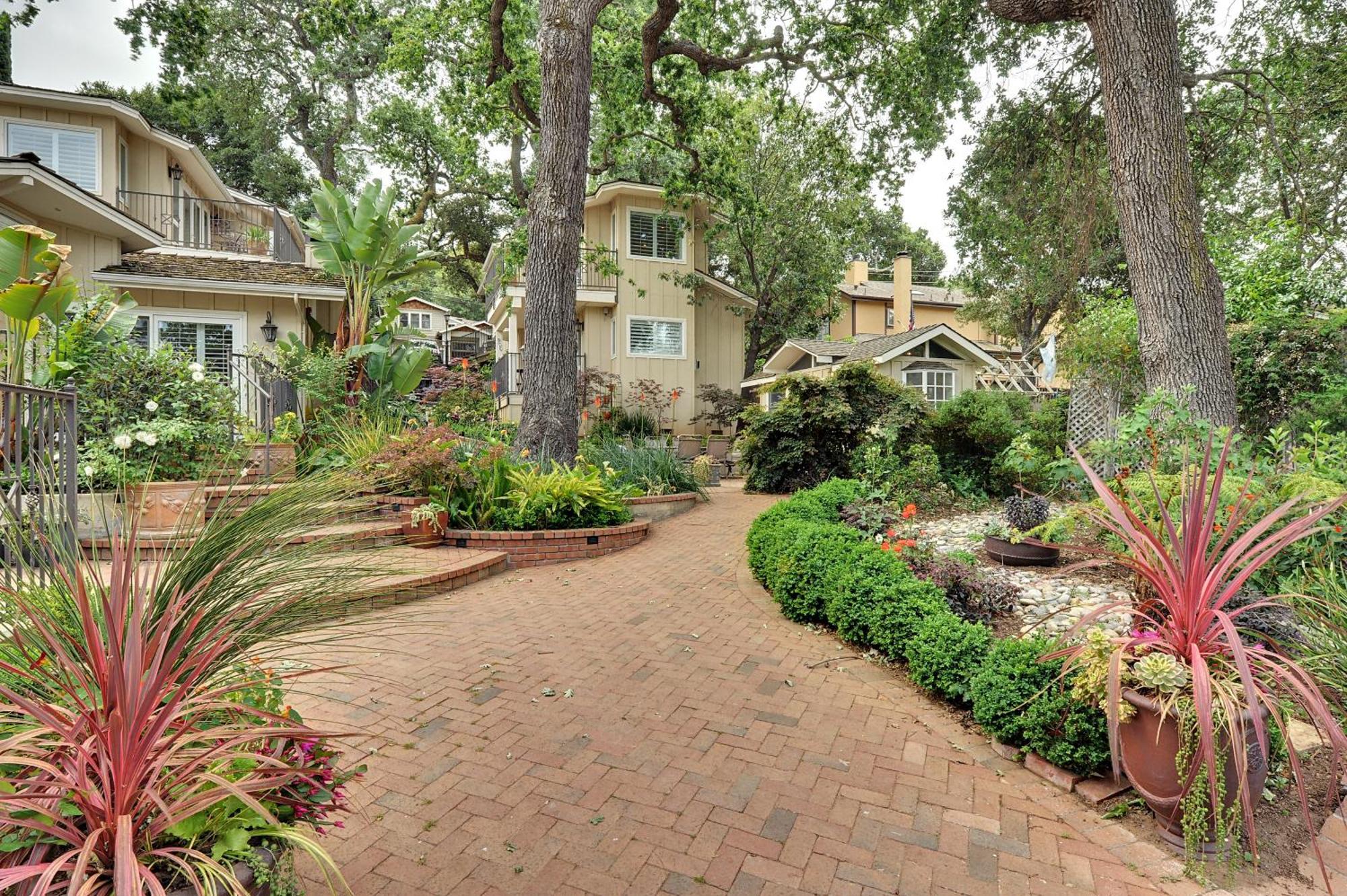 Hotel Oaks