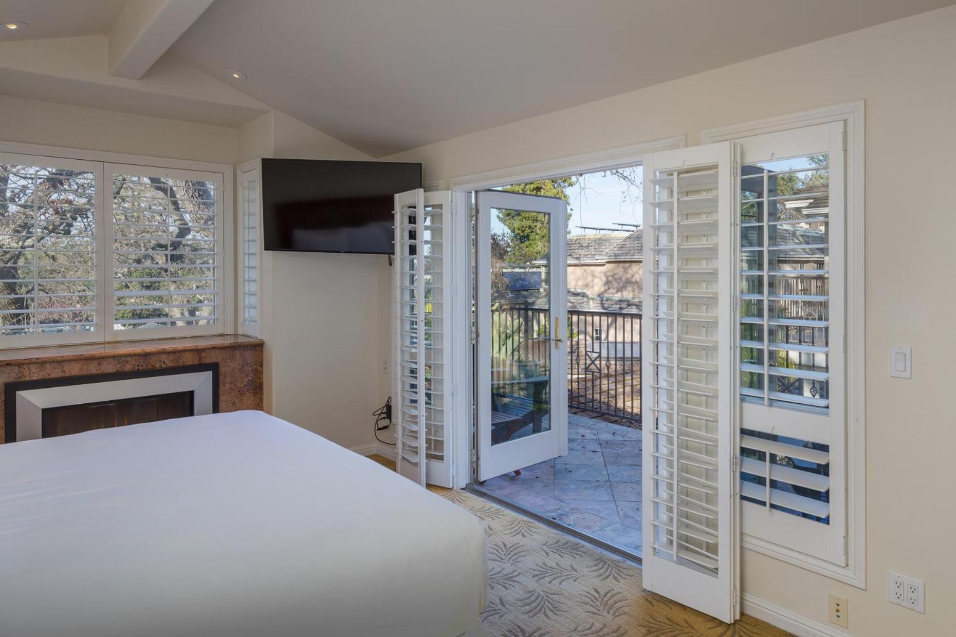 Oaks Hotel 4*