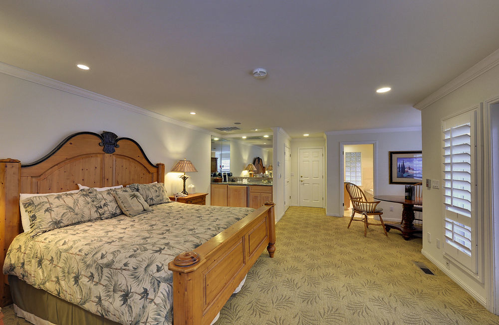 Oaks Hotel Saratoga