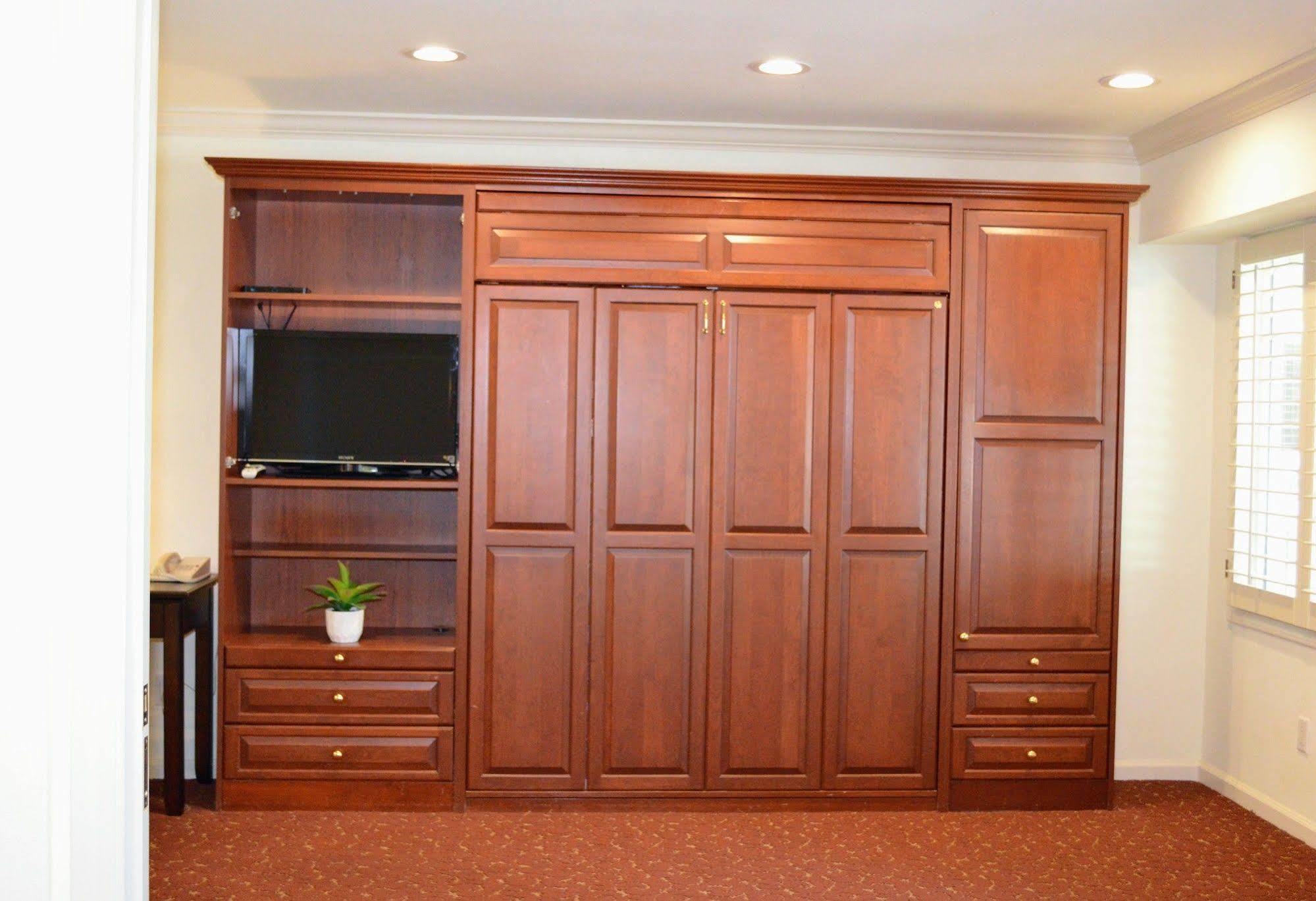 Hotel Oaks Saratoga