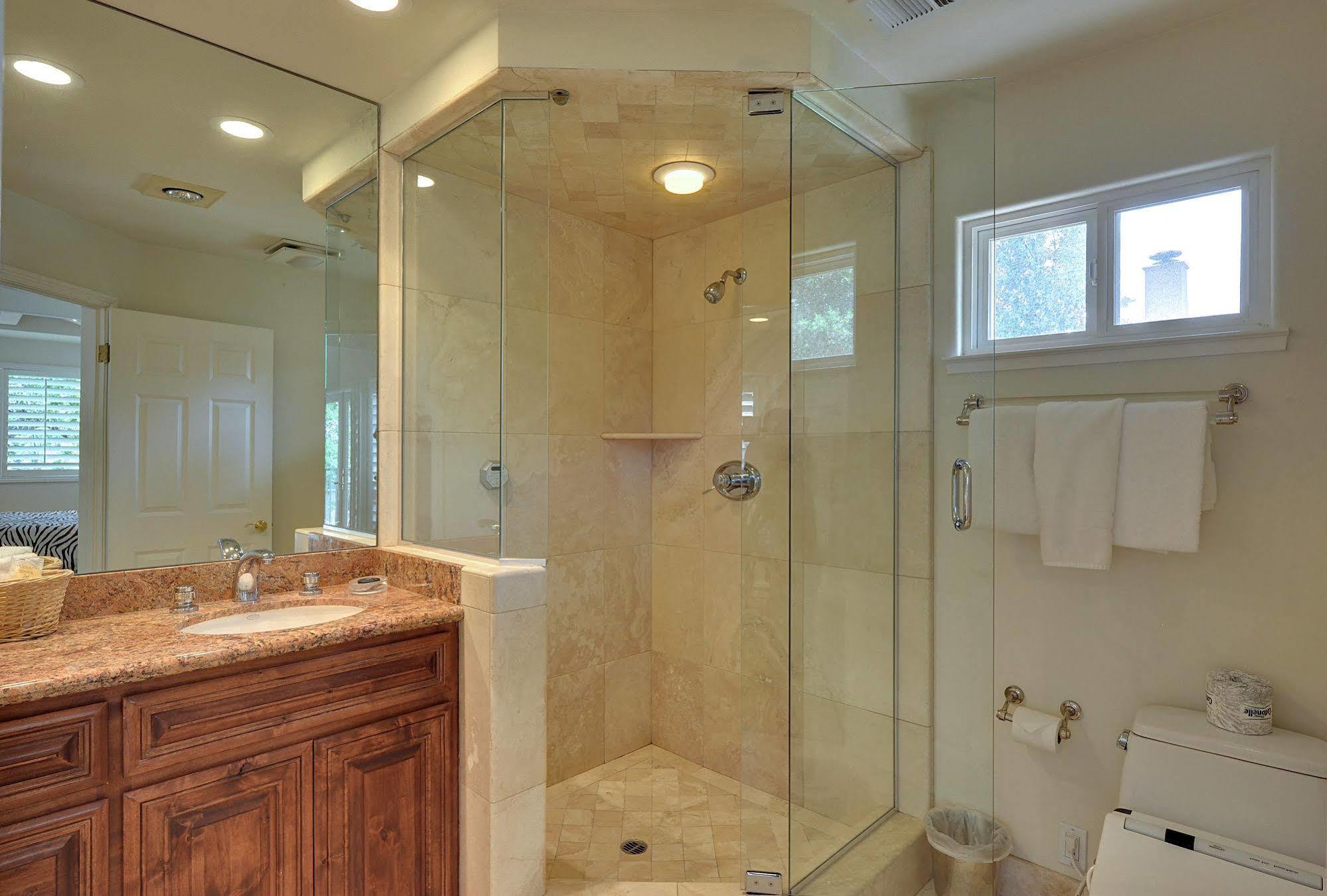 Hotel Oaks 4*